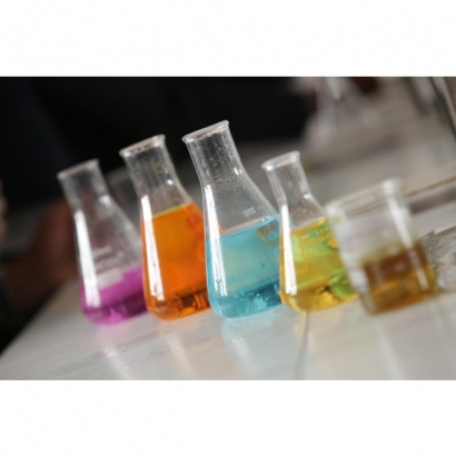 chemistry-gdbb30f94c_1920.jpg